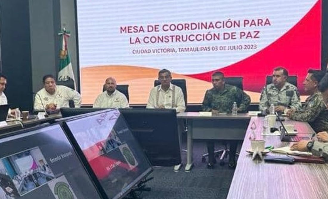 Tras sobrevivir a atentado, Héctor Villegas acompaña a gobernador de Tamaulipas en mesa de seguridad