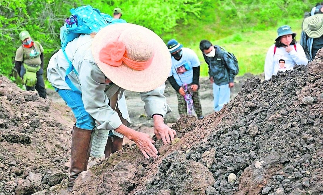Colectivo denuncia irregularidades en exhumación de restos de fosas clandestinas en Morelos