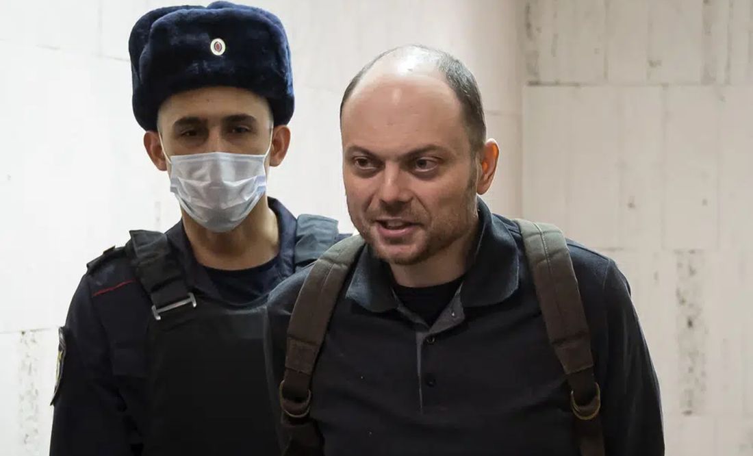 Corte en Moscú condena a 25 años de prisión a principal opositor del gobierno ruso de Putin
