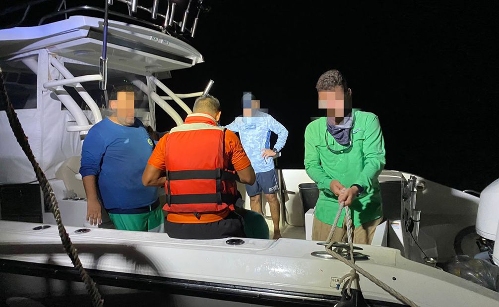 Los seis tripulantes se encontraban en buen estado de salud, tras pasar varias horas en altamar. Foto: Especial