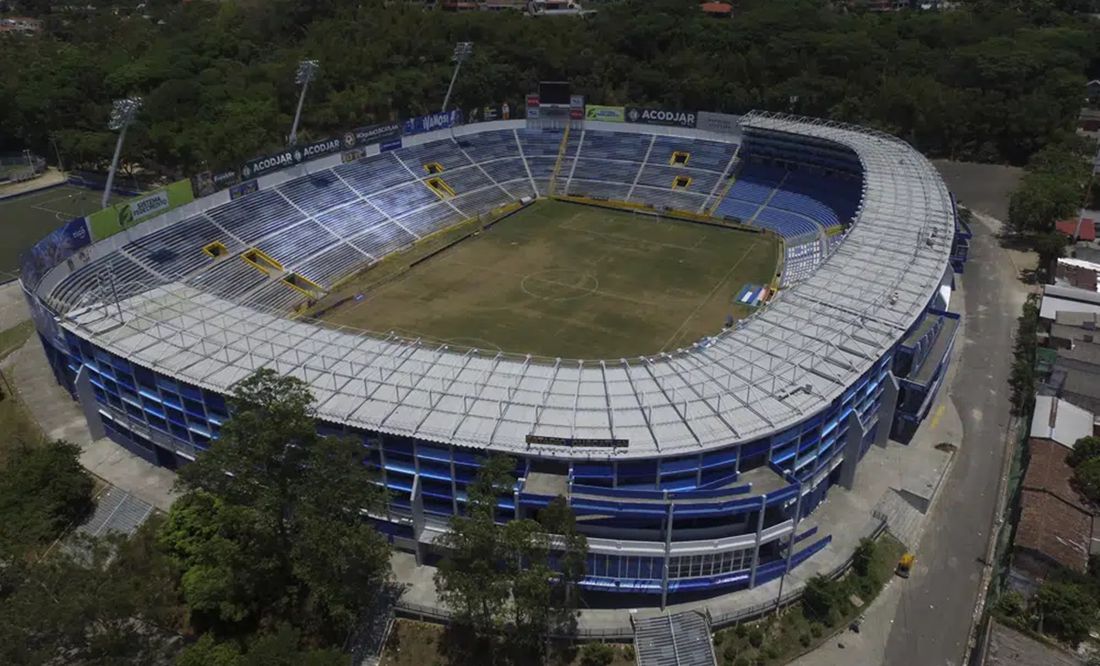 Fiscales investigan conducta criminal por estampida en estadio de El Salvador que dejó 12 muertos