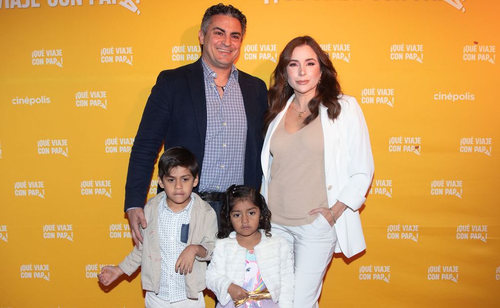 Karyme Lozano y sus hijos Mateo y Ana Lucía. Foto: Clasos.