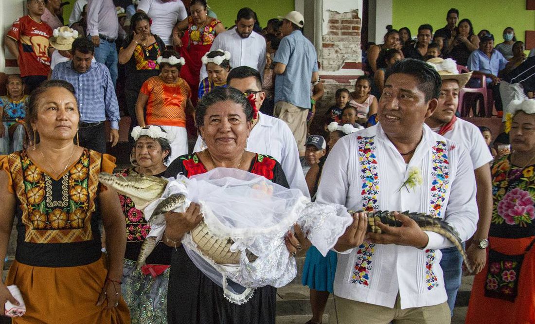 Alcalde mexicano se casa con caimán en ritual ancestral