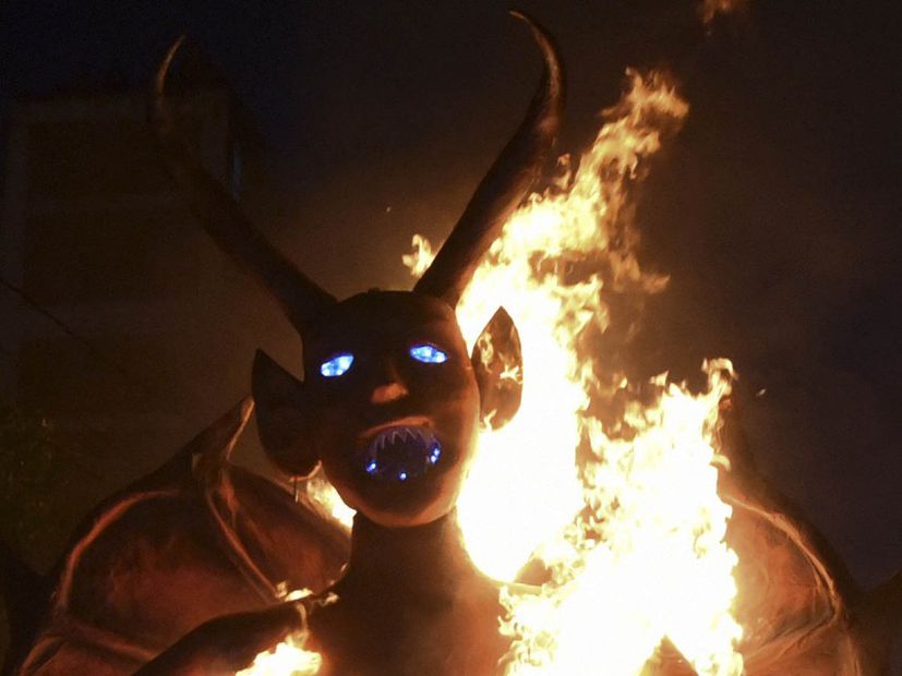 La quema del Diablo en Guatemala. Foto: AFP