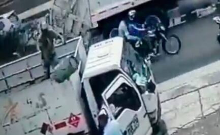 Presunto ladrón arroja cinco tanques de gas a la vía pública para evitar detención en la GAM