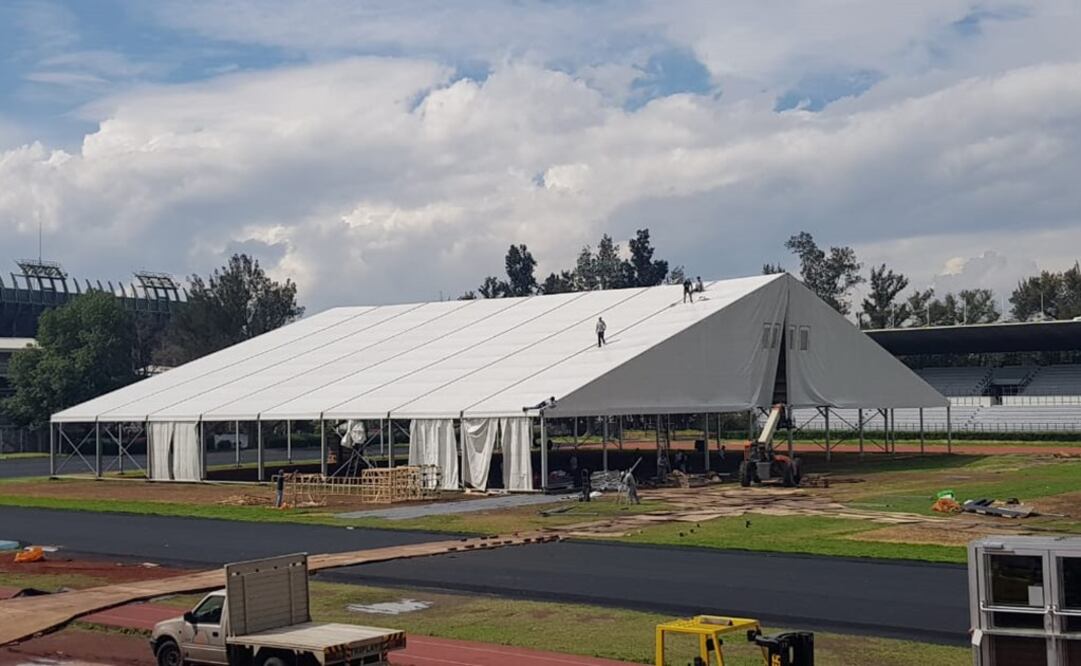 En conferencia de prensa, José Ramón Amieva indicó que el estadio tiene una capacidad para albergar hasta 7 mil personas, donde se otorgarán servicios de alimentación y de salud. (Foto: Sandra Hernández / EL UNIVERSAL)