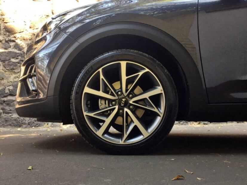 KIA Niro 2020: un buen híbrido que se preocupa por tu bolsillo