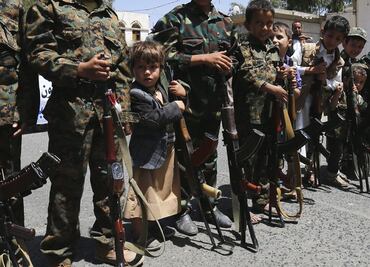 Denuncian mutilación de niños por bombas de racimo en Yemen: AI