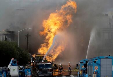 Explosión de gas en San Francisco provoca incendios en comercios y casas