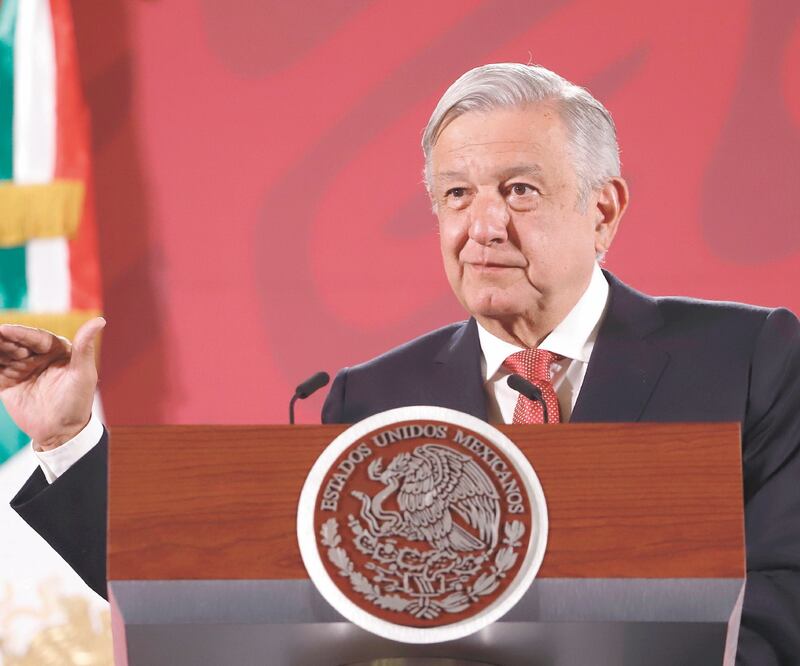 El presidente López Obrador dijo que propuso a los titulares del Poder Judicial y FGR reunirse cada mes con los familiares de los normalistas. Foto: BERENICE FREGOSO. EL UNIVERSAL