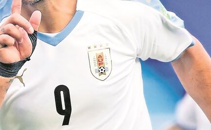 Uruguay defiende las cuatro estrellas de su escudo ante la FIFA