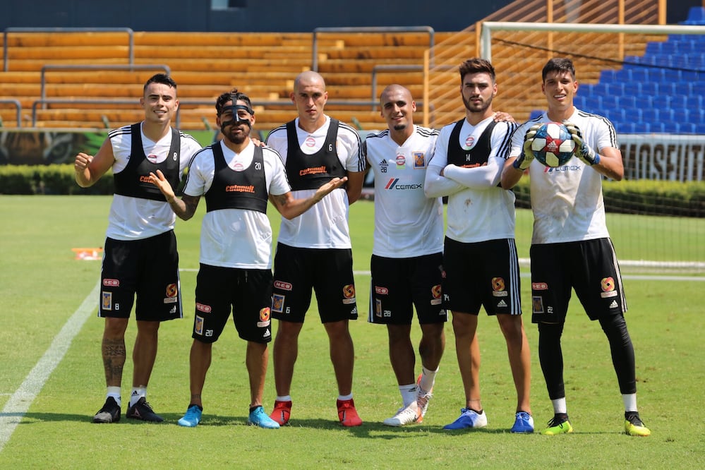 Los felinos entrenaron esta mañana, antes de volar rumbo a Houston (Twitter)