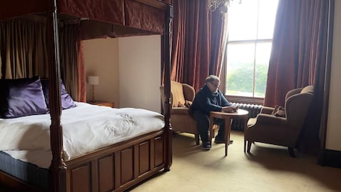 Este sería el hotel embrujado donde se hospeda Guillermo del Toro