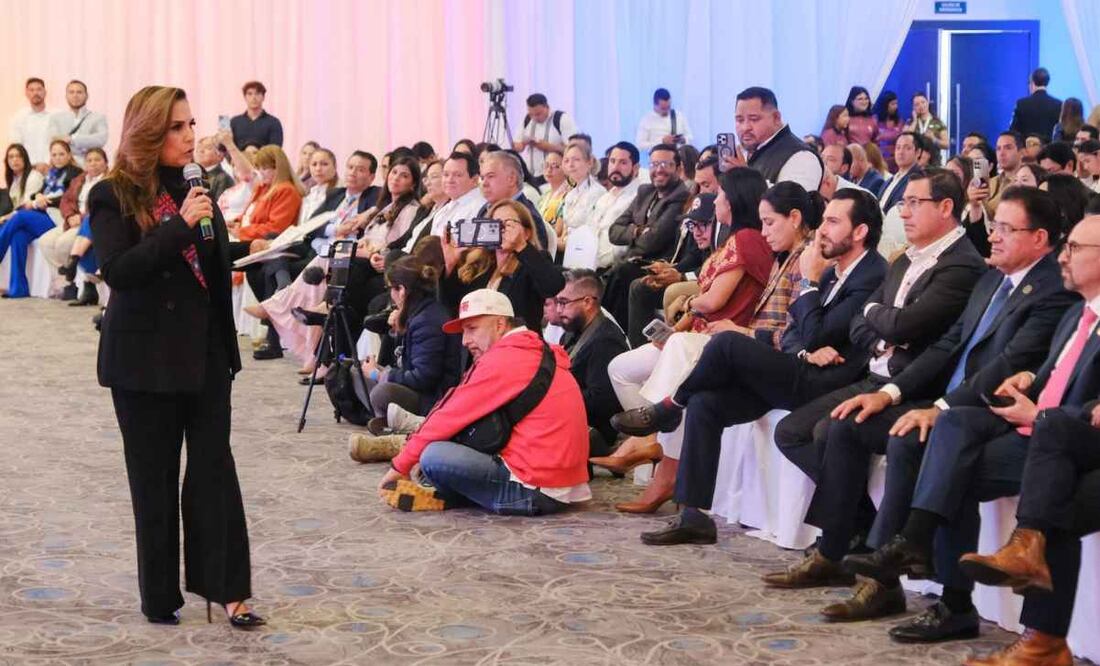 La Gobernadora de Quintana Roo, Mara Lezama Espinosa, explicó el modelo de turismo comunitario, rural y sustentable Maya Ka'an. Foto: Especial.