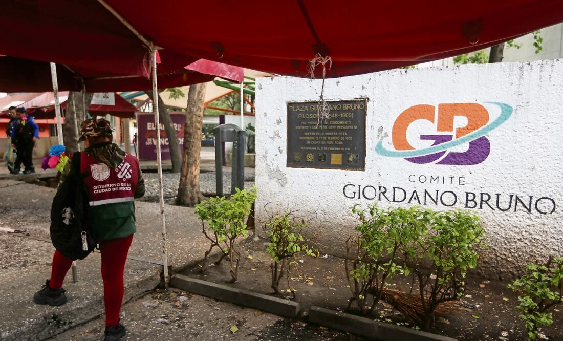 El deterioro de la Plaza Giordano Bruno es perceptible en los muros, pisos y bancas. Foto: Luis Camacho EL UNIVERSAL