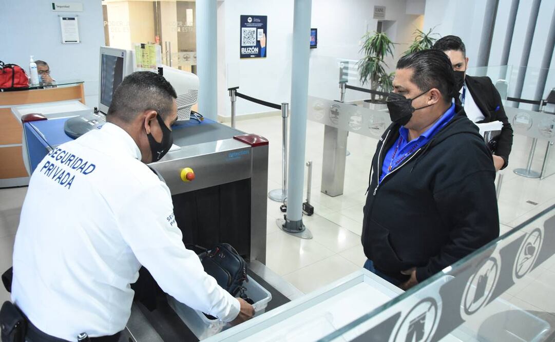 Mario Escobar, padre de Debanhi, acude al Palacio de Justicia en Monterrey. Foto: Emilio Vásquez/EL UNIVERSAL