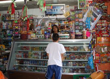 Exigen tienditas garantizar abasto de cerveza; "es producto esencial", dicen