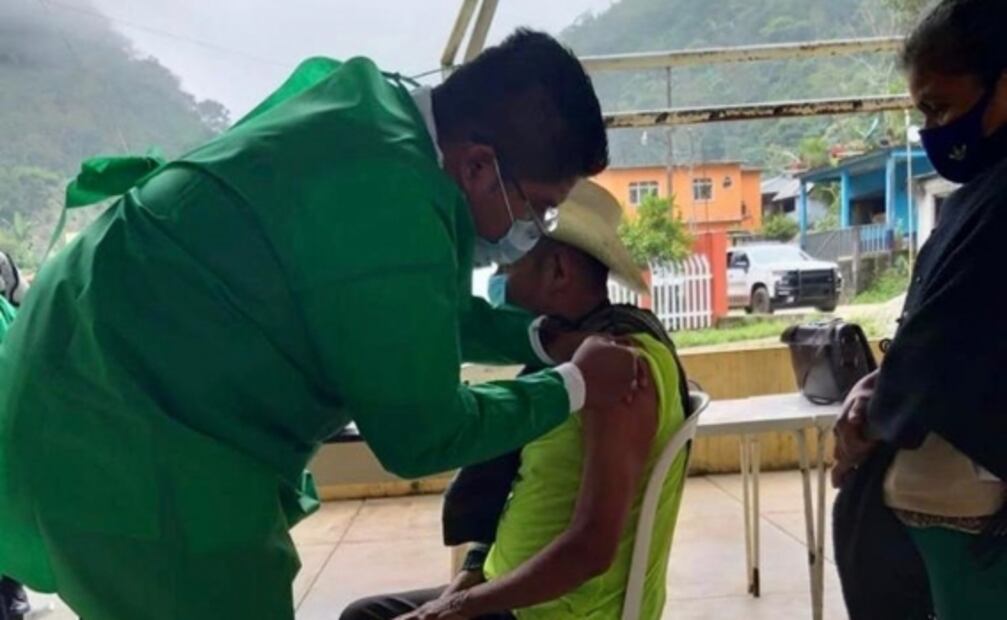 Inicia en los estados vacunación de adultos mayores contra Covid-19