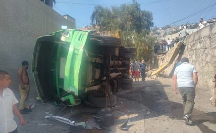 Volcadura de autobús en Tlalnepantla deja 20 lesionados; chofer es detenido