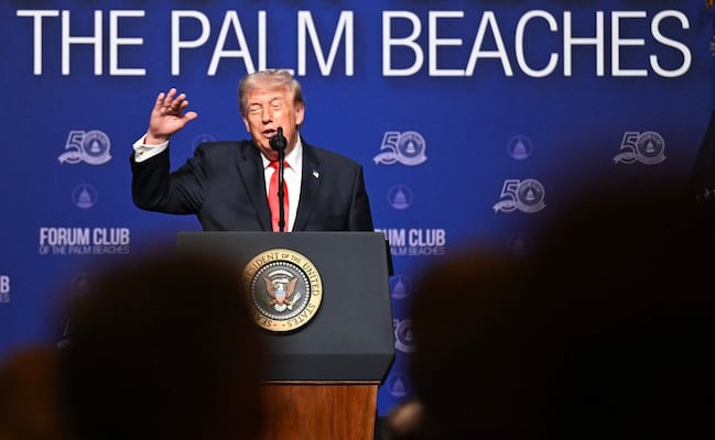 Trump vuelve a imitar la voz de Sheinbaum y destaca que fue bailarina de ballet; reitera postura sobre el golfo de México