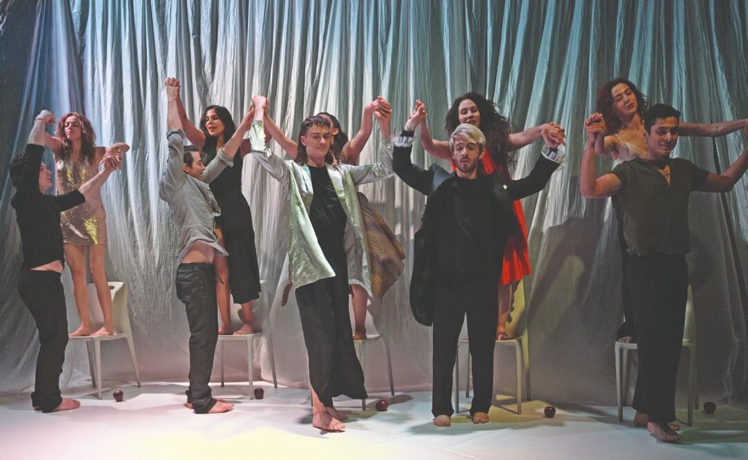 La obra es dirigida por Jessica Sandoval e inicia temporada mañana. Cuenta también con un dispositivo multimedia que muestra fotografías de arte clásico y contemporáneo sobre el amor. Foto Especial