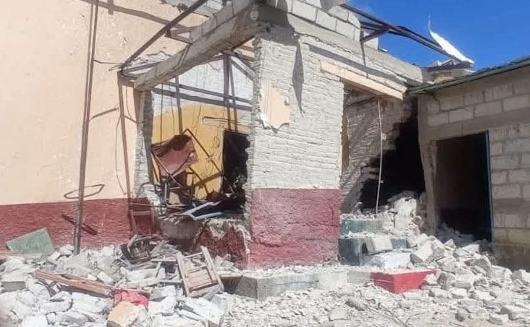 La explosión del material pirotécnico provocó la destrucción de dos construcciones. Foto: Especial