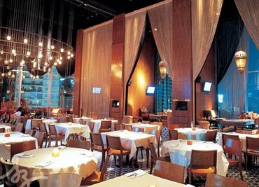 ¿Cómo es por dentro el restaurante “Hookah Santa Fe”, donde una joven fue drogada y escondida en un baño?