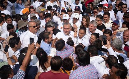 Adán Augusto no habla sobre futbolistas en TikTok; "no coman ansias", dice ante consignas de "¡presidente!"