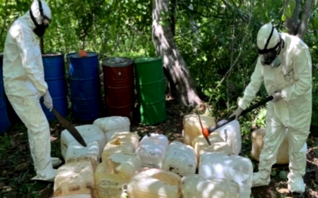 Ejército aseguró diversas sustancias químicas para elaborar drogas sintéticas. Foto: especial