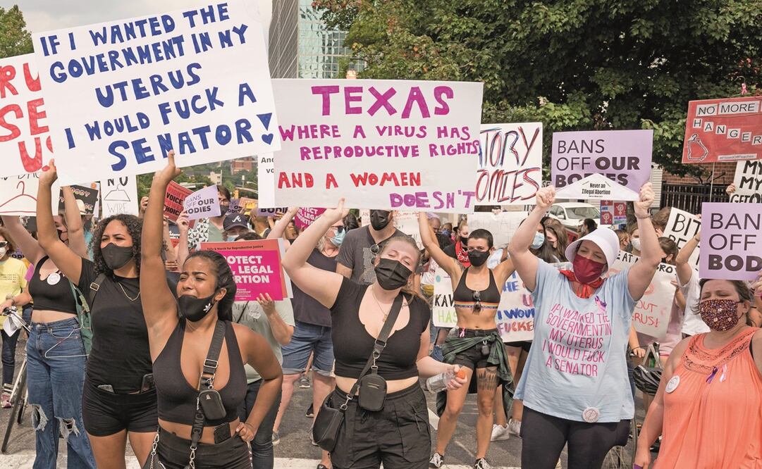 Asistentes a una manifestación a favor de los derechos reproductivos de las mujeres, en Atlanta. Foto: Jim Lo Scalzo. EFE