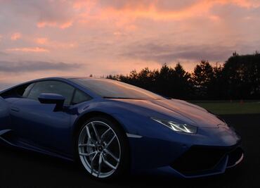 Recibe apoyo económico por Covid... y compra un Lamborghini