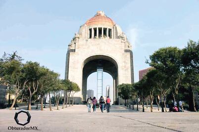 CNTE deja monumento tras incendio en su campamento