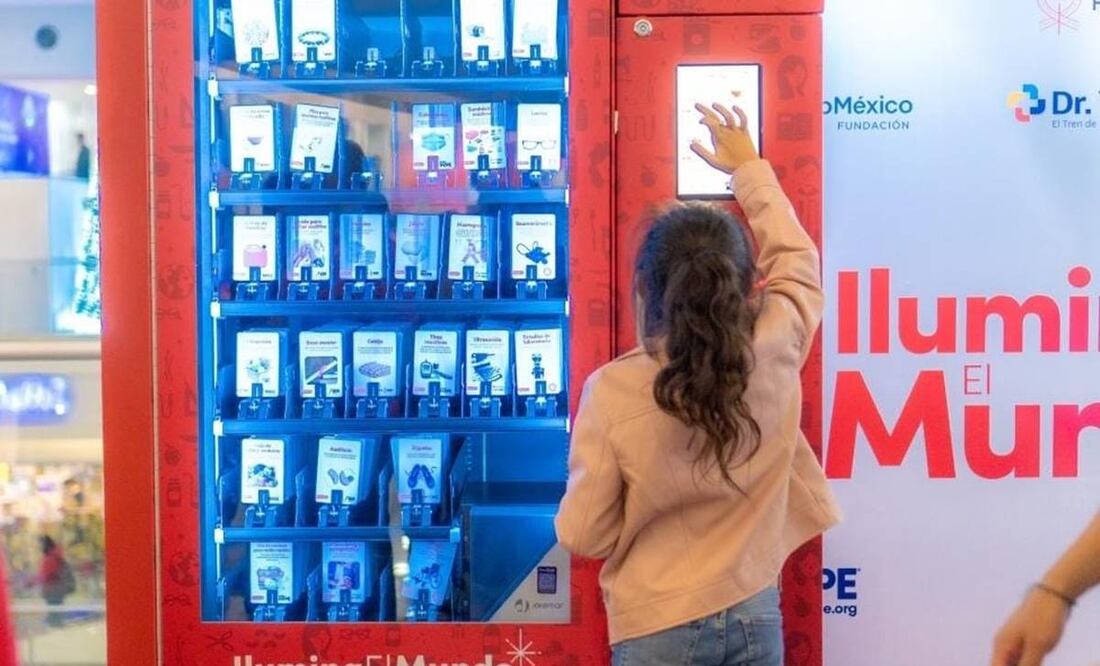 Para auxiliar a personas en situación de vulnerabilidad, en la Ciudad de México fueron instaladas máquinas expendedoras de cobijas, comida, servicios de salud, suministros médicos, ropa e incluso becas escolares. Foto: Especial