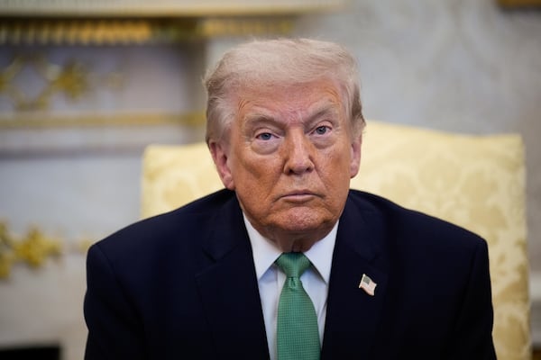 "Es un débil": Trump y su gabinete reaccionan a renuncia de asesor antiterrorismo por la guerra en Irán