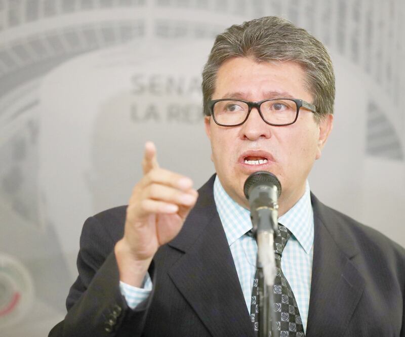 Para Ricardo Monreal, líder de Morena en el Senado, los indicadores fundamentales de la economía mexicana se encuentran bien y dijo que el gobierno estará apto para dar crecimiento y mejor empleo el próximo año. Foto/ARCHIVO EL UNIVERSAL