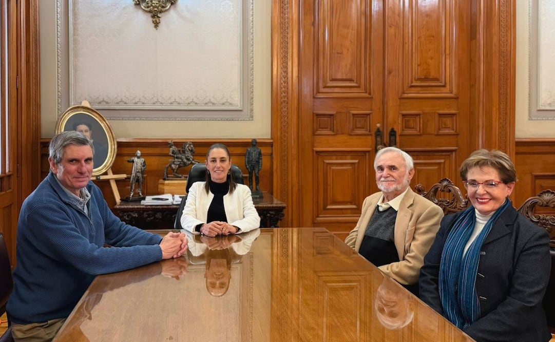 Claudia Sheinbaum y su esposo, Jesús María Tarriba, se reúnen con Enrique Semo y Margarita Arévalo. Foto: Especial.