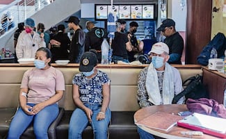 Sobrevivientes de la zona cero en Venezuela no quieren volver; “pudimos estar bajo los escombros”