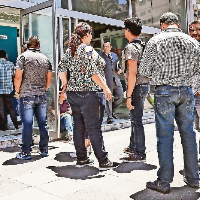 De acuerdo con la Asociación de Bancos de México, las comisiones que se cobran en el país son similares a las de otras naciones de América Latina. Foto: ARCHIVO EL UNIVERSAL