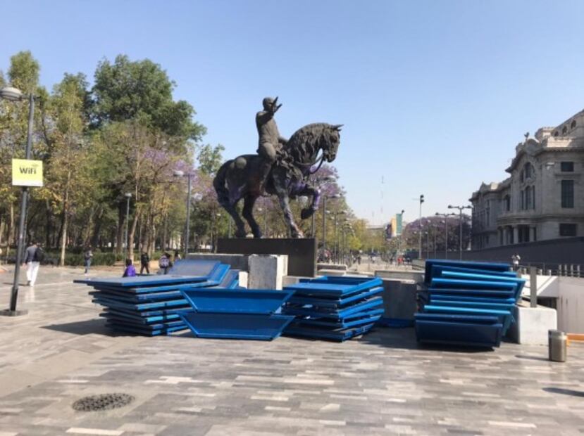Resguardan con vallas metálicas monumentos del Centro Histórico por marcha del Día de la Mujer