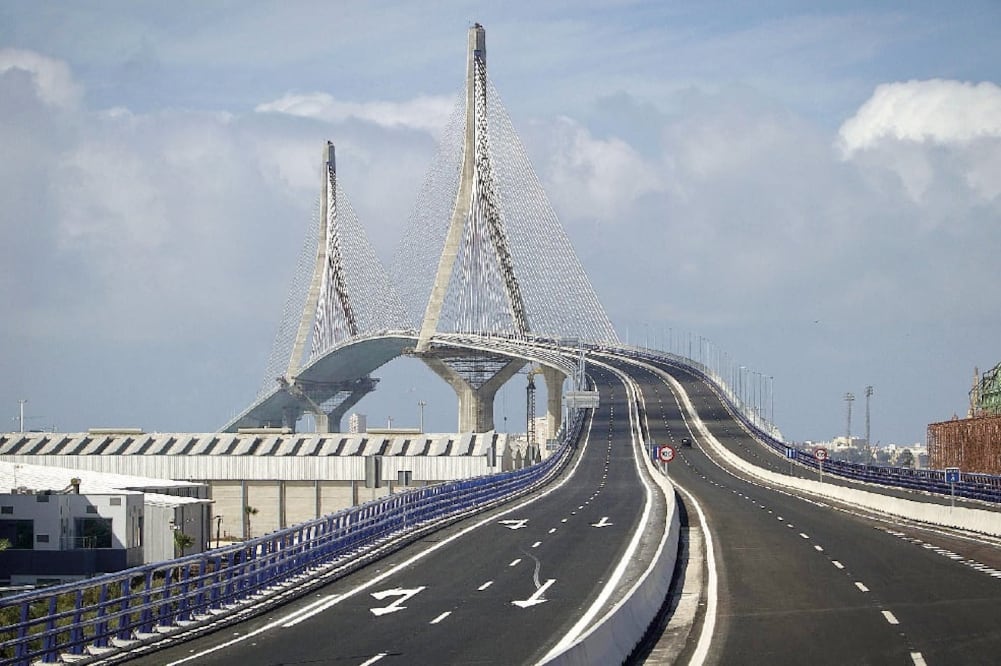 Las inversiones que se destinan en España para obras de infraestructura son de alrededor de 23 mil millones de euros en este año. De acuerdo con empresarios del ramo, la inversión privada es nula (ARCHIVO EL UNIVERSAL)