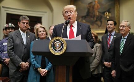 Trump dice que "dreamers" son su decisión más difícil