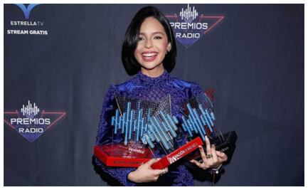 ¿Cuánto cuestan los zapatos Versace que lució Ángela Aguilar?
