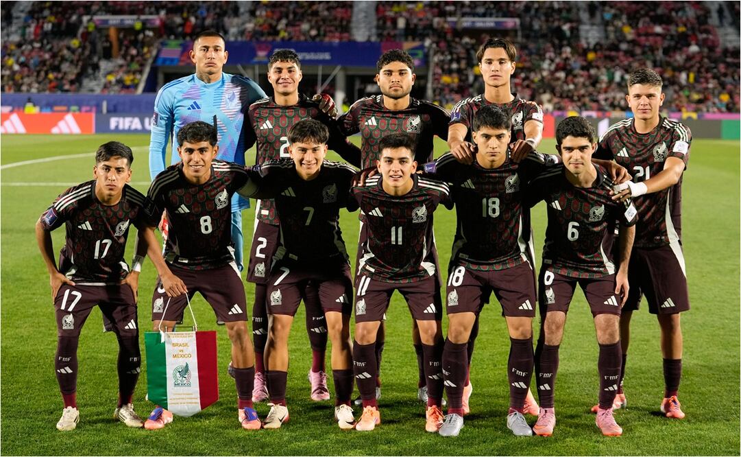 La Selección Mexicana Sub 20 en su debut ante Brasil. FOTO: AP