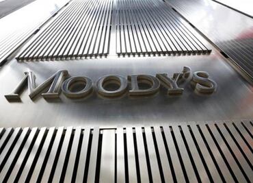 Moody's warns growing debt weighs on Mexico's rating