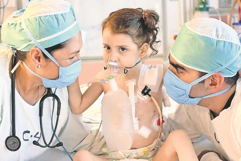 Los deseos decembrinos de la niña jalisciense se cumplieron después de que familiares de un niño donaron el órgano (HOSPITAL INFANTIL DE MÉXICO FEDERICO GÓMEZ)