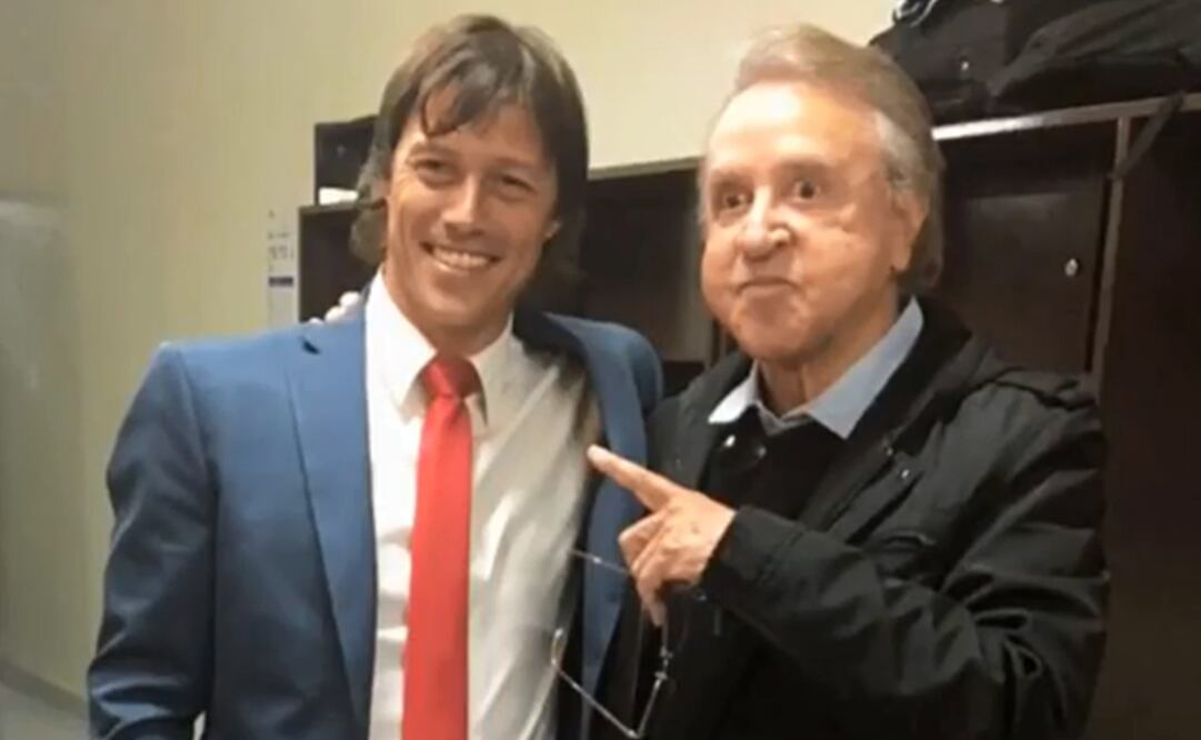 ‘Quico’ visita a los jugadores de Chivas 