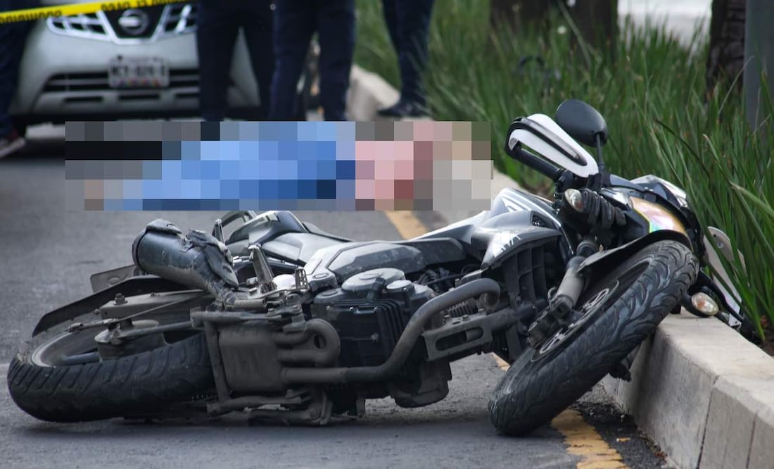 Muere mujer en Reforma (CDMX) tras derrape de moto que solicitó por una app (23/07/2025). Foto: Luis Camacho / EL UNIVERSAL