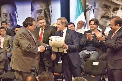 Mancera apoya estadio celeste