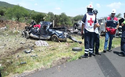 Familia fallece en accidente de supercarretera en San Luis Potosí