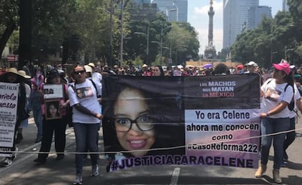 Grupos de mujeres marchan en silencio sobre Reforma contra feminicidios